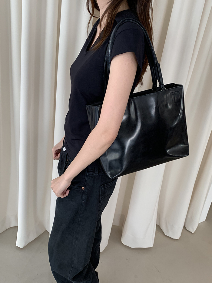 90's - 00's "PRADA" Leather Tote Bag (rare design) 복제