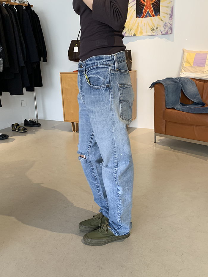 (Distressed) 80's Levi's 20505 - 0217 - size 29-30 (classic regular fit)