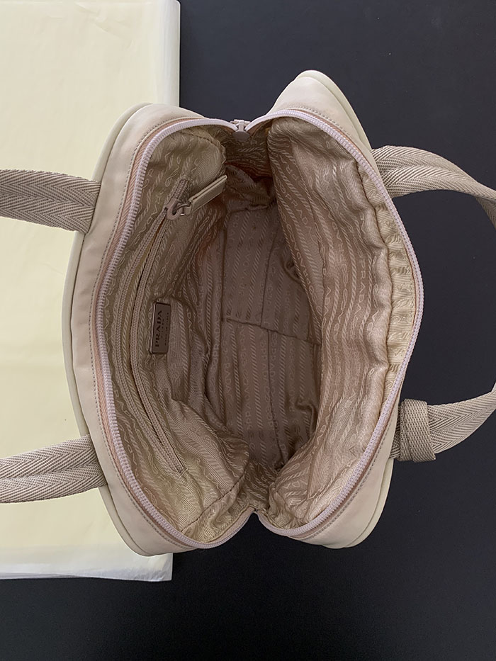 90's "PRADA" nylon Tote Bag ๋ณต์ 