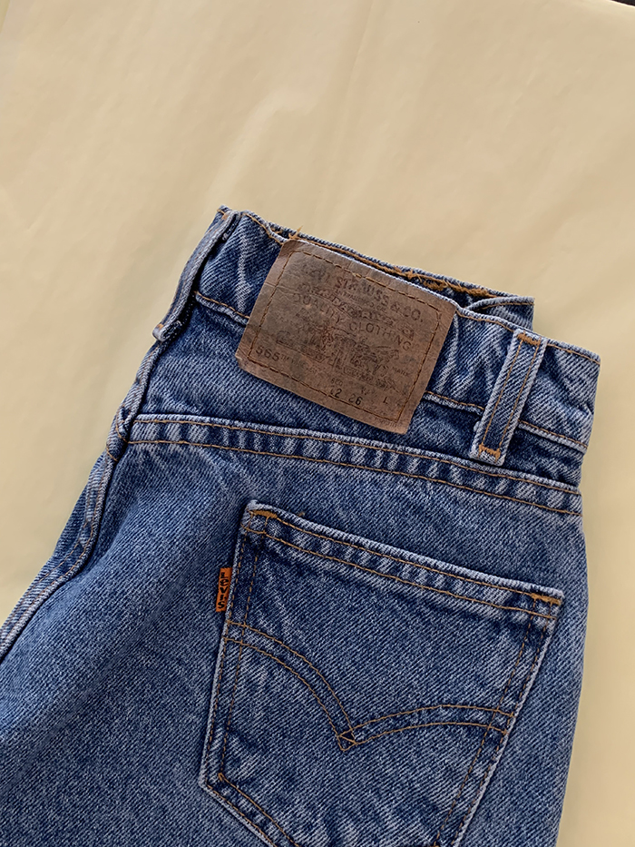Levi's Short - size 25 (classic straight fit)