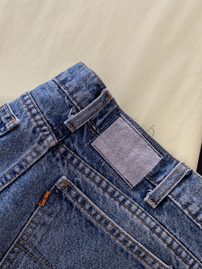 Levi's Short - size 35 (classic straight fit)