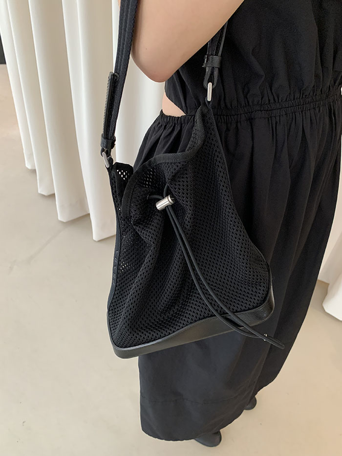 90-00's "PRADA" Net Leather Tote Bag / 제품 사진만 추가해서 올리기