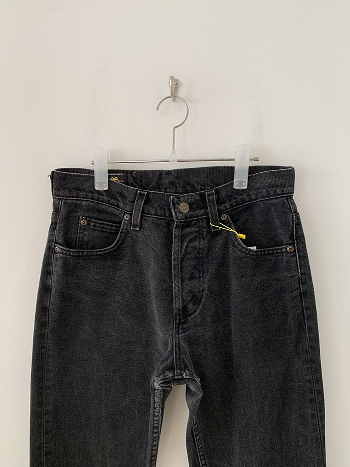 90's LEE - size 28-29 (classic boot cut)