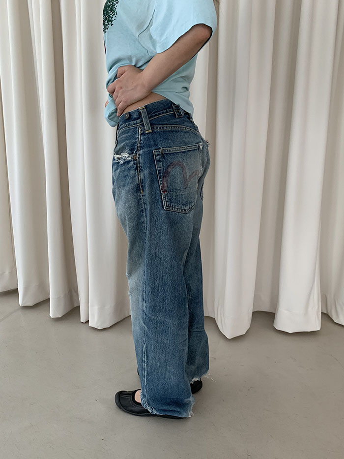 90's Evisu - size 28-29 (classic boot cut) 복제 복제