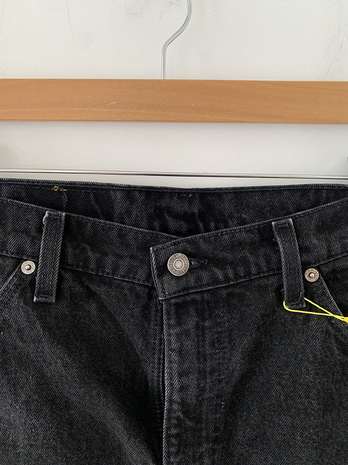 90's Levi's Short - size 37 (classic Loose fit)