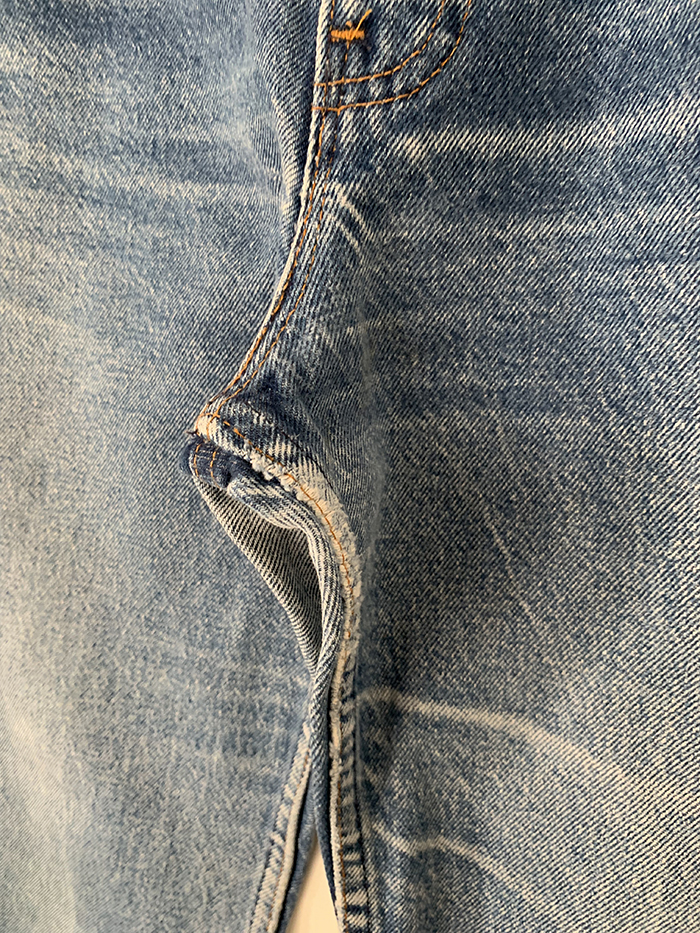90's Levi's 20517 - size 32 (classic boot cut)