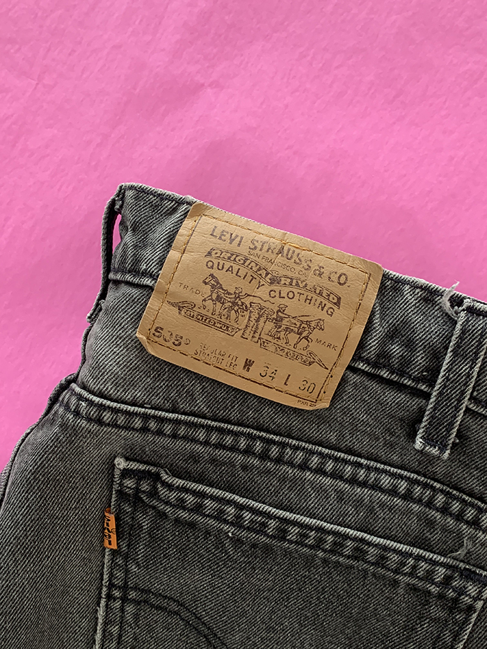 Levi's Short - size 33-34 (classic straight fit)