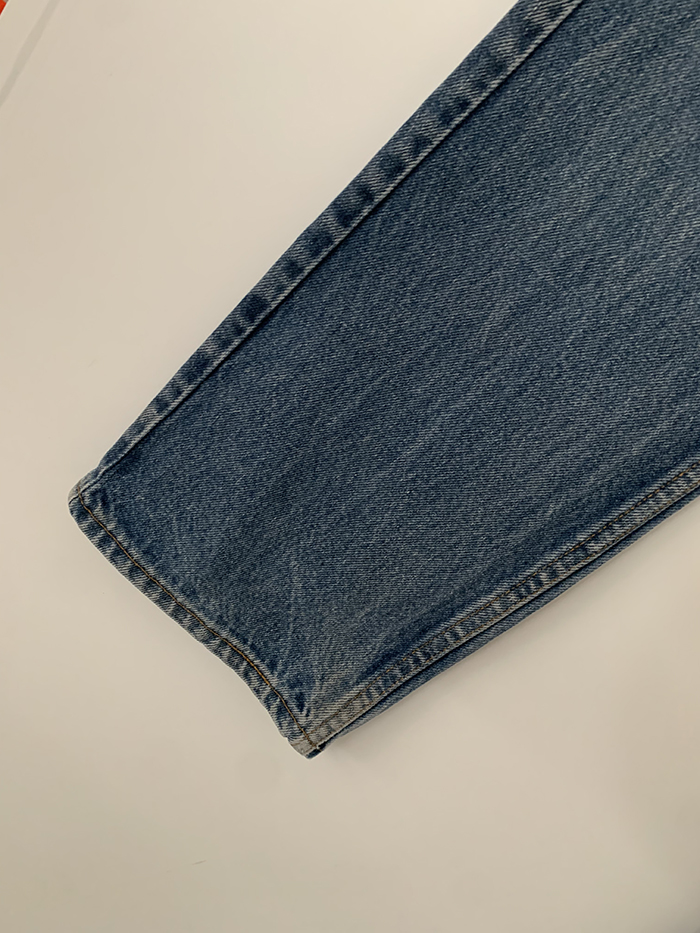 90's Levi's 505 - size 32-33 (classic regular fit)