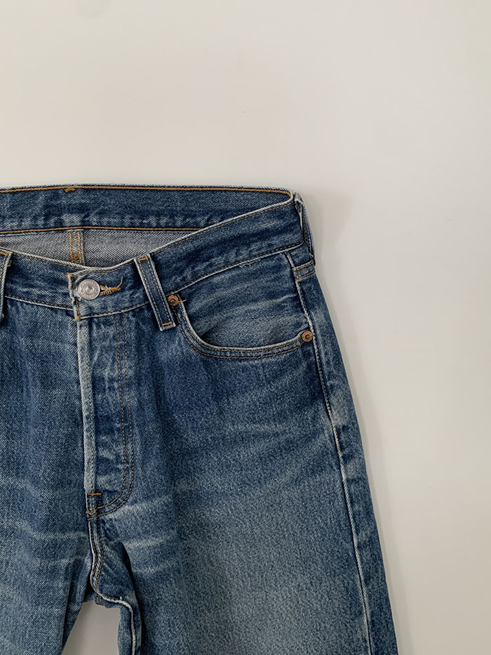 90's Levi's 501xx - size 27-28 (classic straight fit) 복제 복제