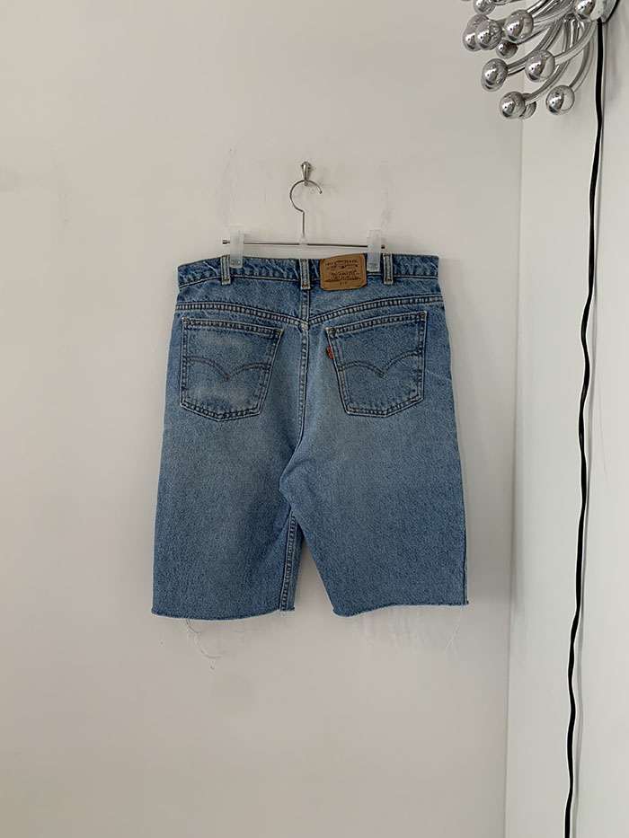 Levi's Short - size 33 (classic straight fit)