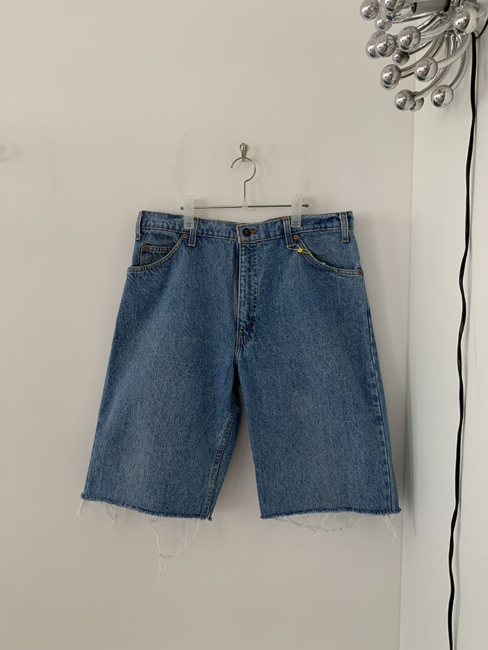 Levi's Short - size 34 (classic straight fit)