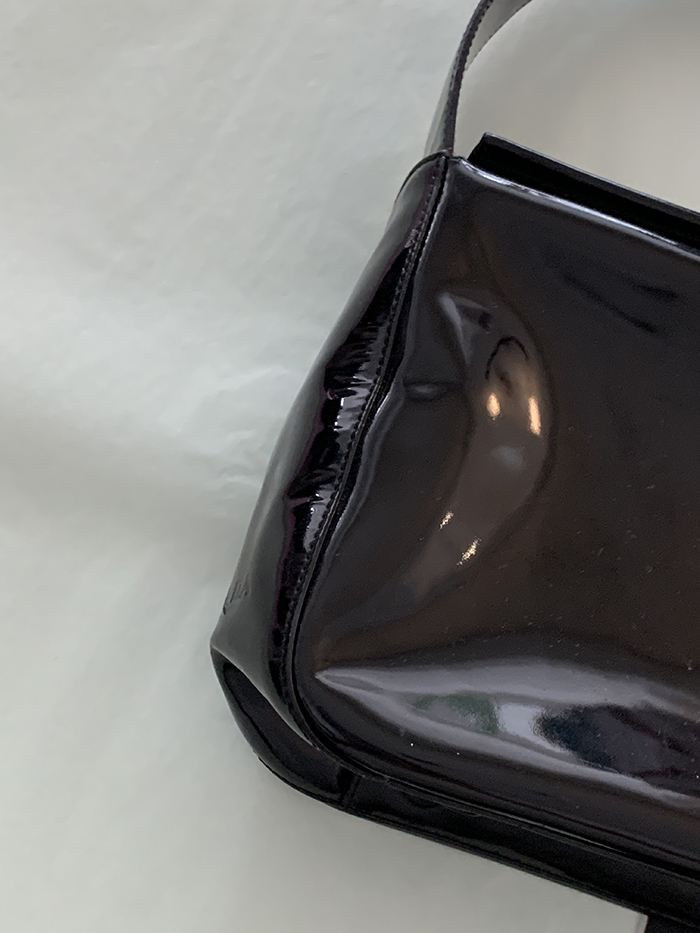 90's - 00's "PRADA" Leather Tote Bag (rare design) 복제