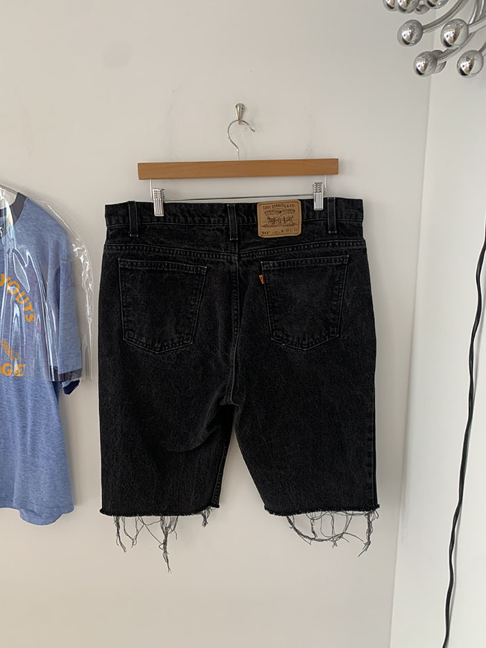 90's Levi's Short - size 37 (classic Loose fit)