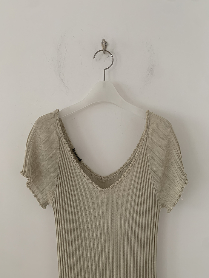 80-90's "Giorgio Armani" v-neck viscose Top