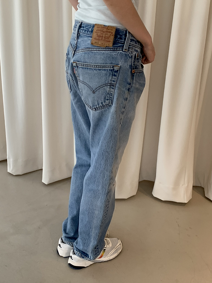 90's Levi's 501xx - size 32 (classic straight fit)