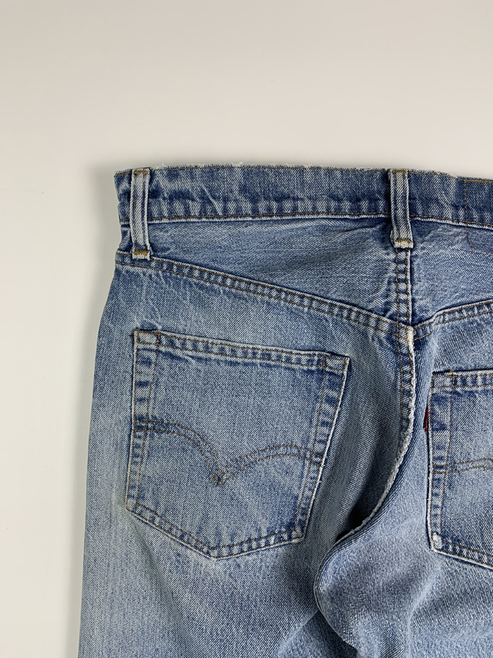 (Distressed) 80's Levi's 20505 - 0217 - size 29-30 (classic regular fit)