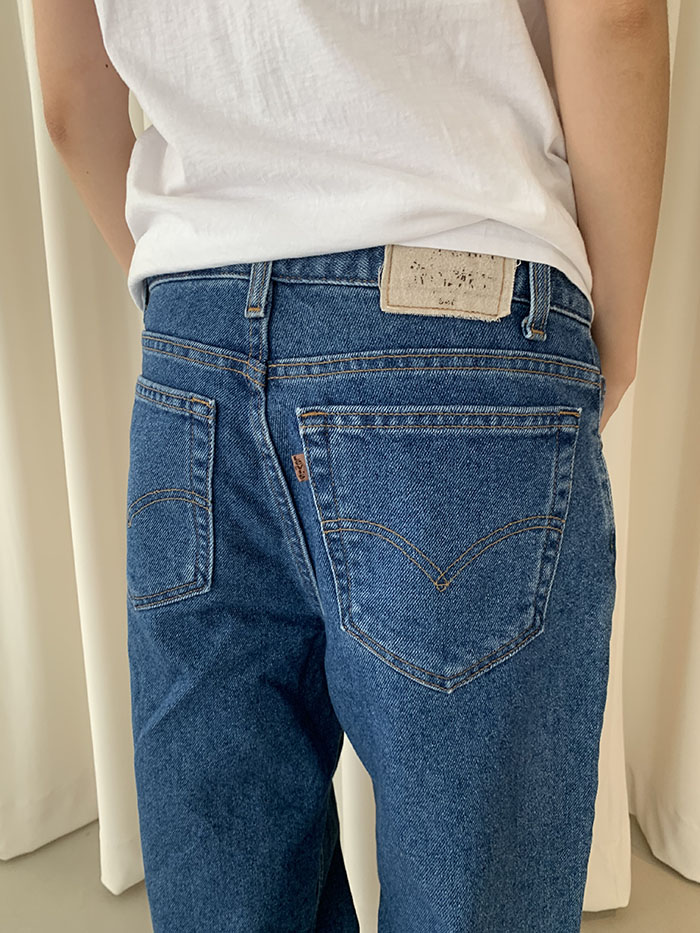 90's Levi's 548 - size 31 (classic relaxed fit)
