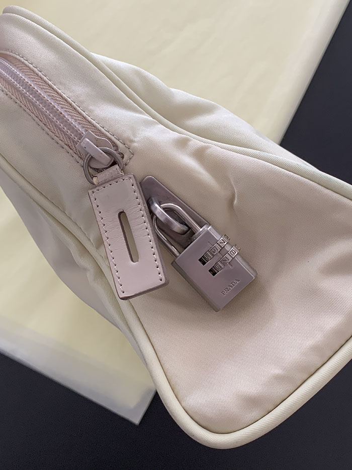 90's "PRADA" nylon Tote Bag ๋ณต์ 