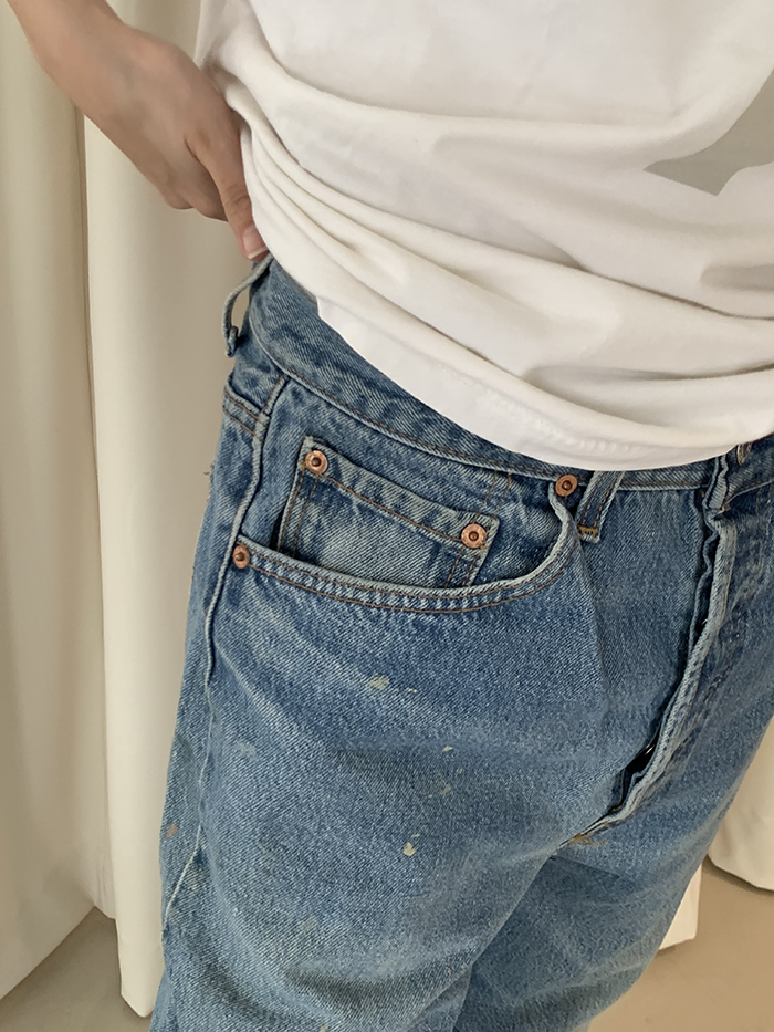 90's Levi's 501 - size 30-31 (classic straight fit)
