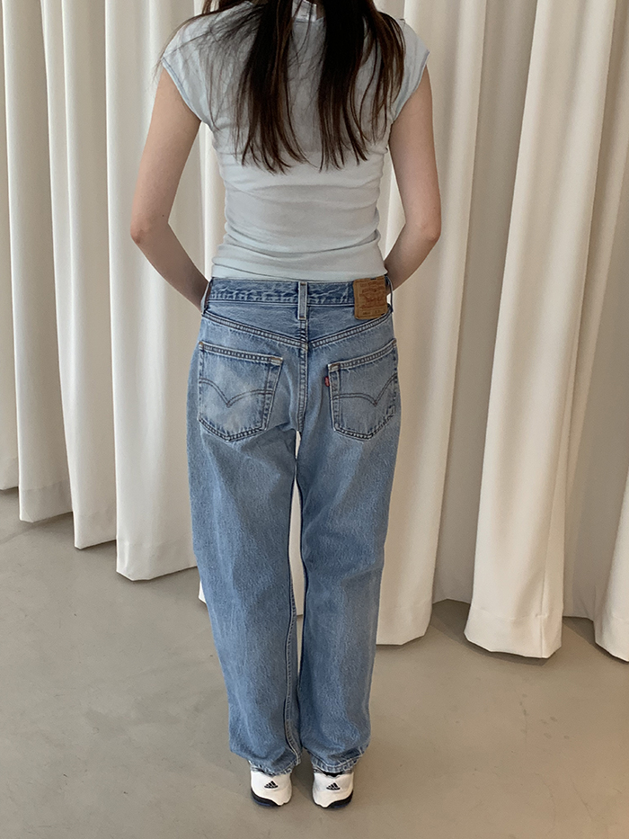 90's Levi's 501xx - size 32 (classic straight fit)