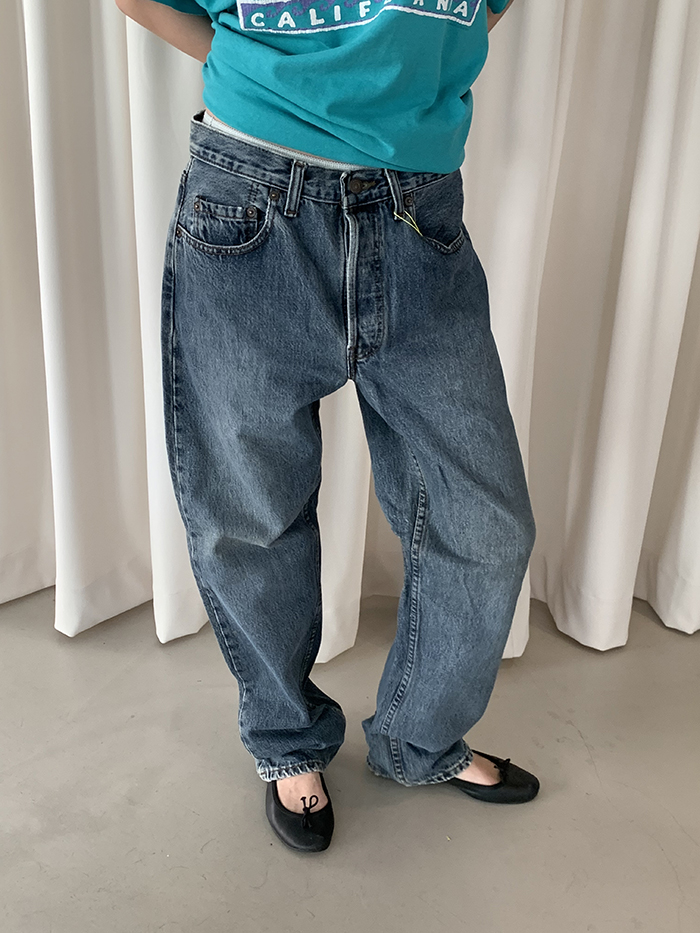 Levi's 501 - size 31 (classic straight fit)