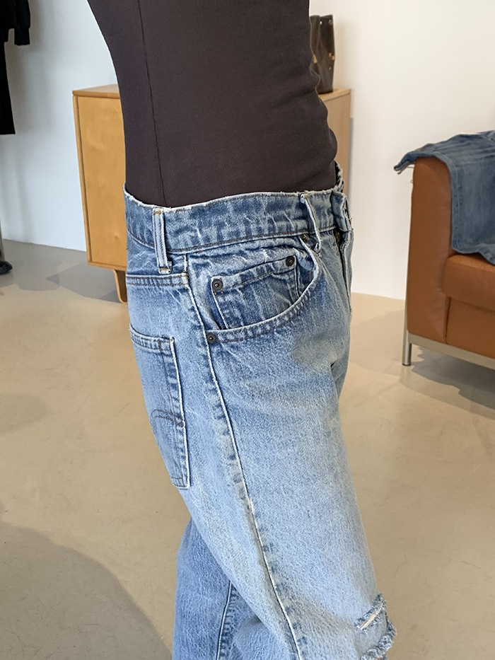 (Distressed) 80's Levi's 20505 - 0217 - size 29-30 (classic regular fit)