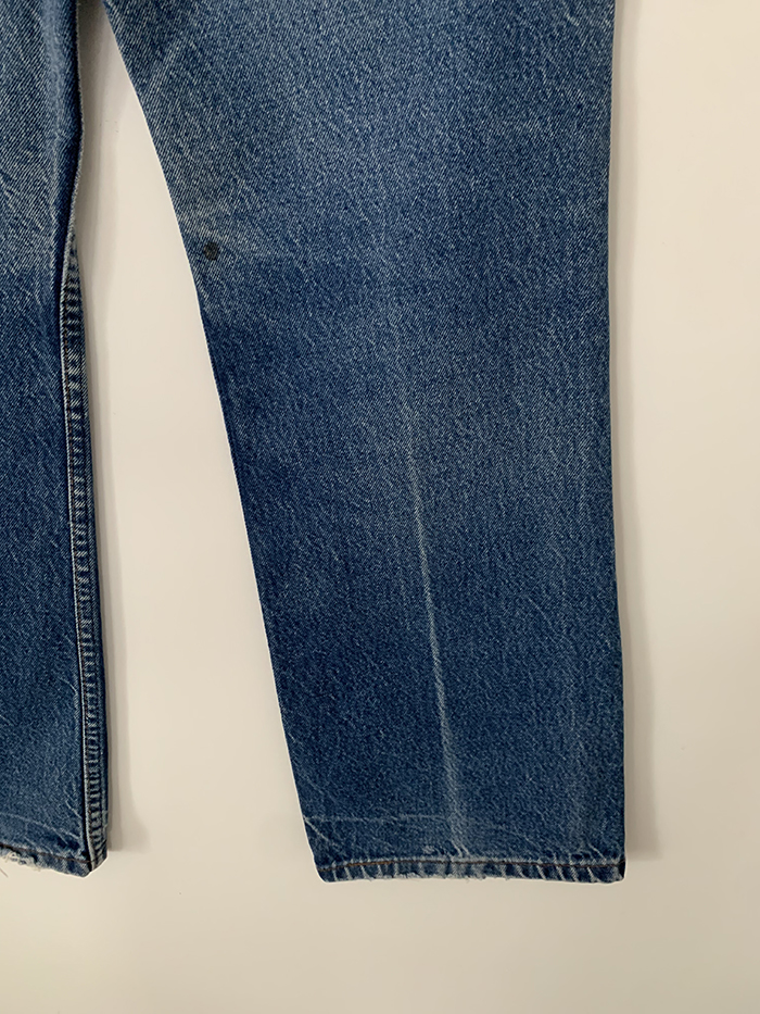 90's Levi's 20517 - size 32 (classic boot cut)