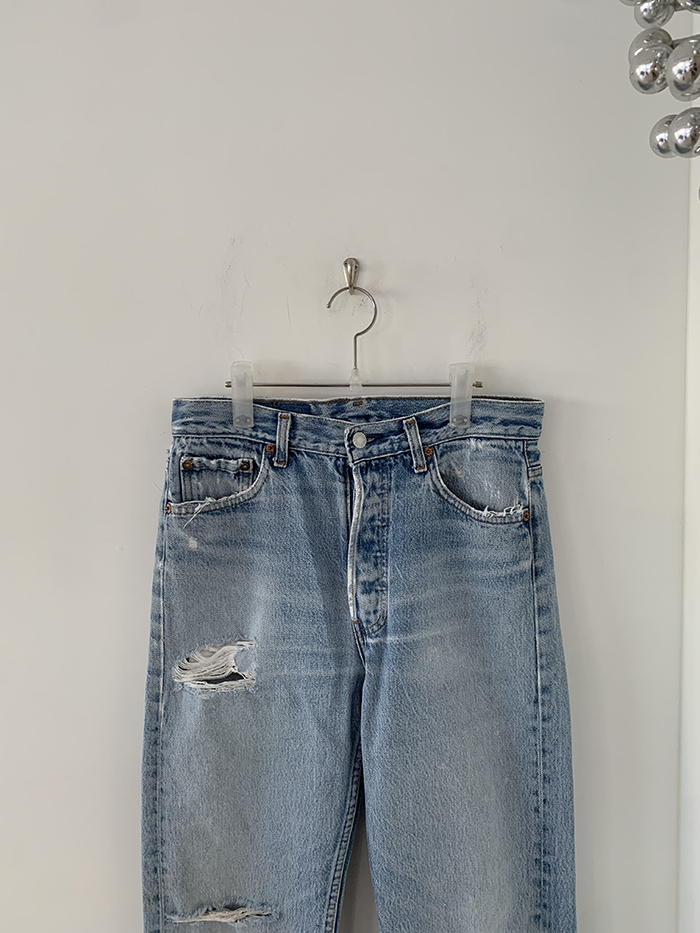 90's Levi's 501 - size 29-30 (classic straight fit)