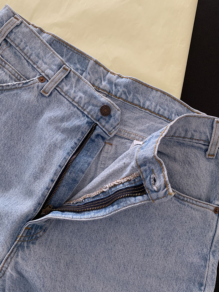 Levi's Short - size 35 (classic straight fit)