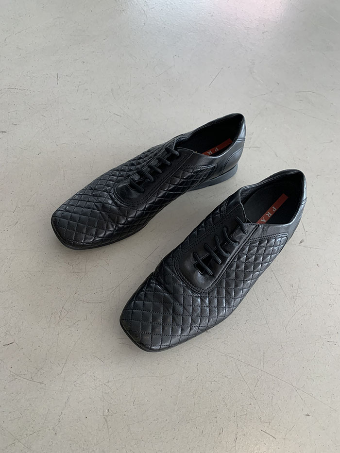 00's "PRADA" Leather Shoes ๋ณต์ 