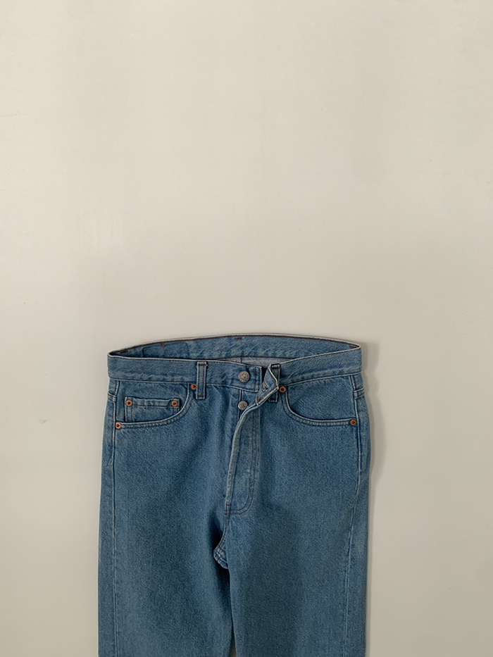 90's Levi's 501 - size 28 (classic straight fit)