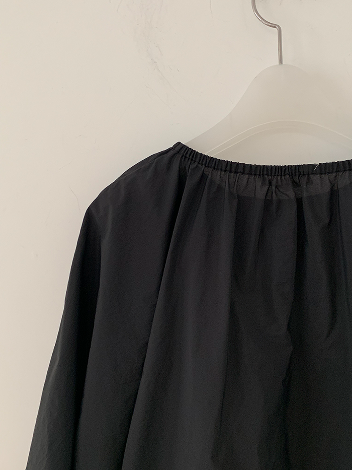 00's "THE ROW" viscose rayon back button Blouse 복제 복제