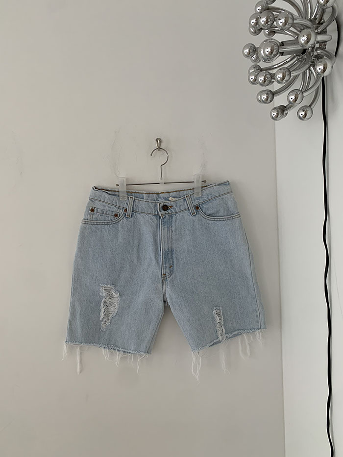 Levi's Short - size 31 (classic straight fit)
