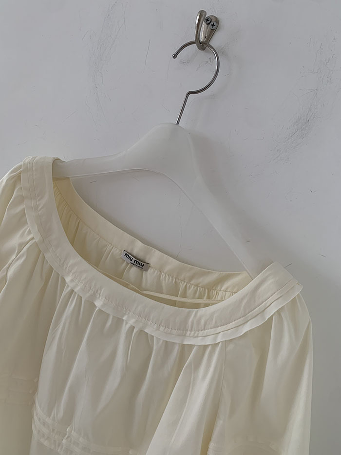 00's "miumiu" viscose rayon back button Blouse 복제