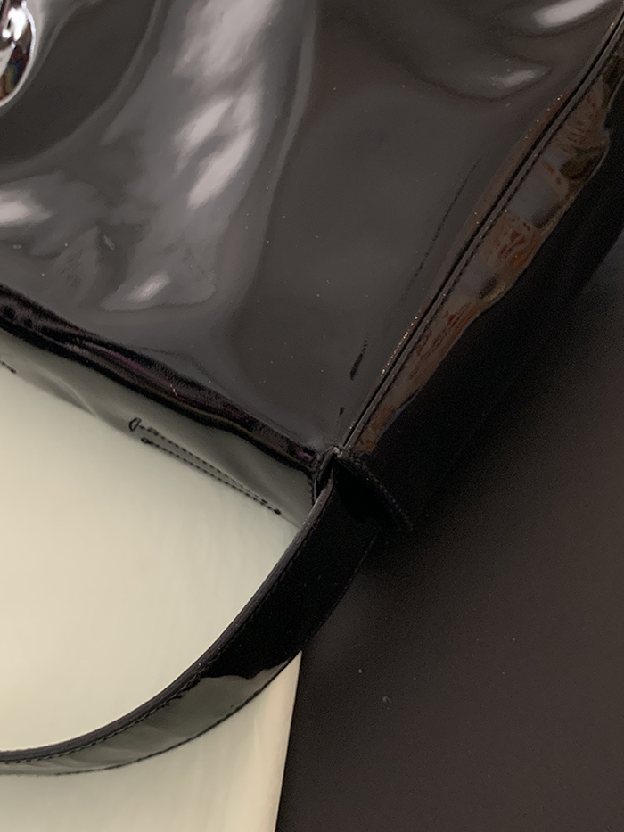 90's - 00's "PRADA" Leather Tote Bag (rare design) 복제