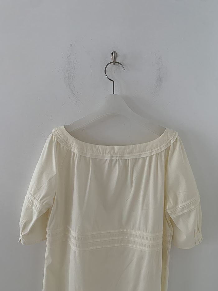 00's "miumiu" viscose rayon back button Blouse 복제