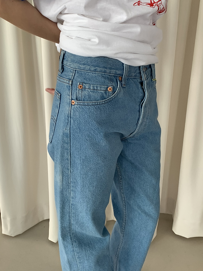 90's Levi's 501 - size 28 (classic straight fit)