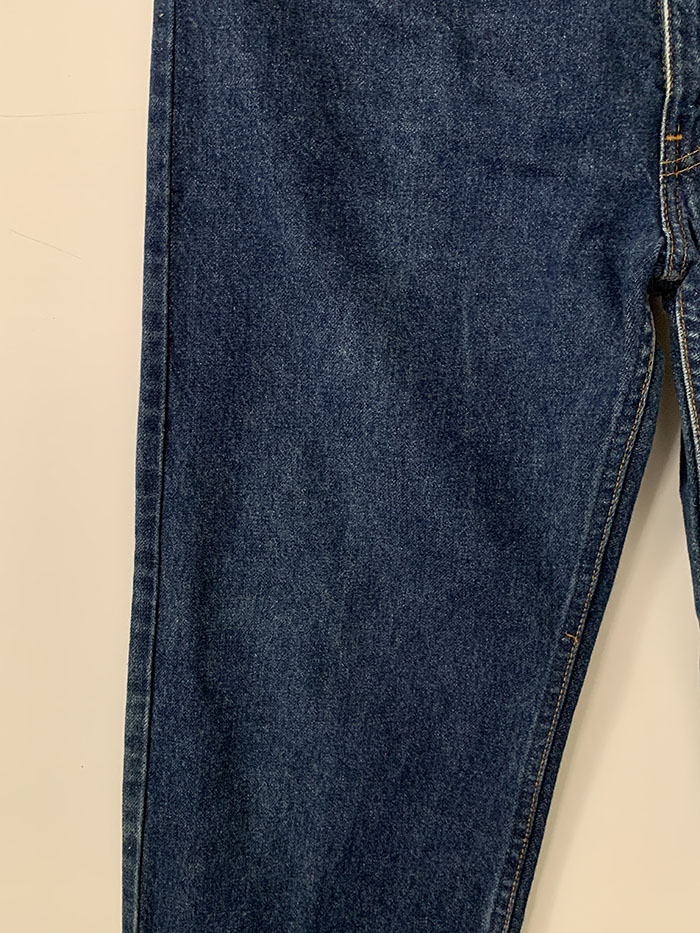 90's Levi's 20505 - size 37 (classic straight fit)