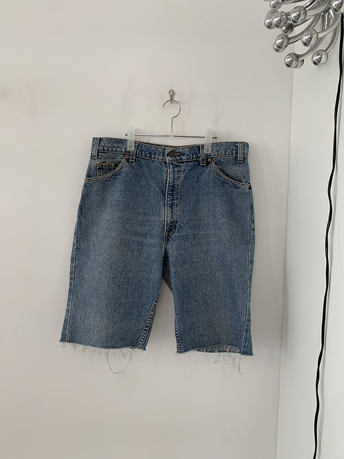Levi's Short - size 35 (classic straight fit)