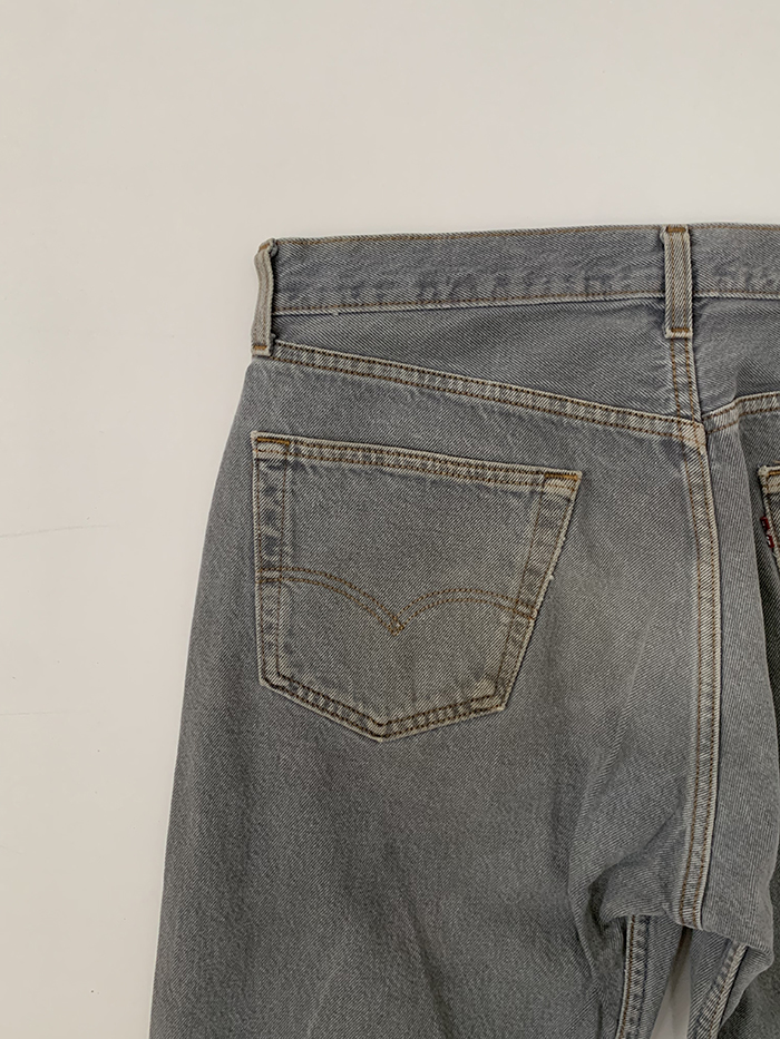 's Levi's 501 - size 33 (classic straight fit)