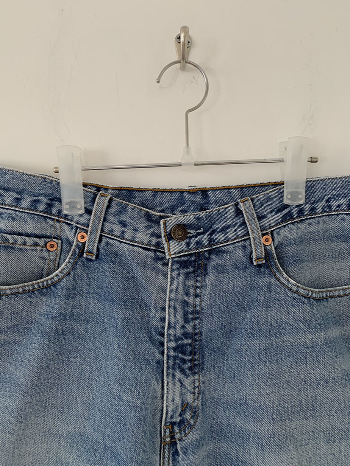 Levi's Short - size 32-33 (classic straight fit)