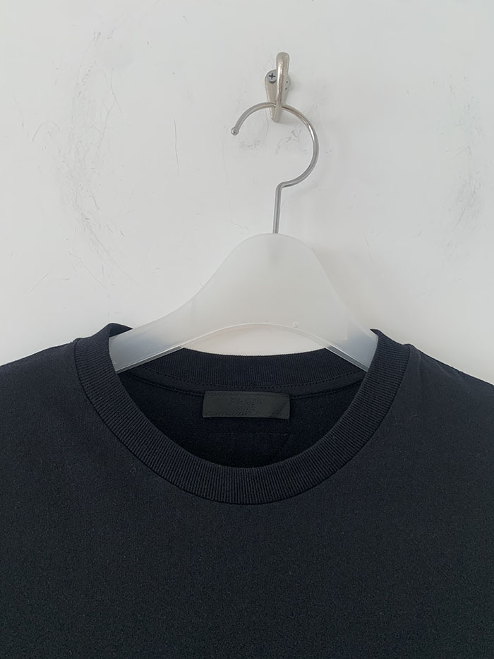 2017's "PRADA" cotton back logo T-shirt
