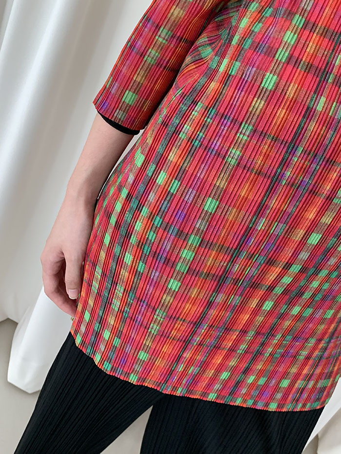PLEATS PLEASE by ISSEY MIYAKE half Top