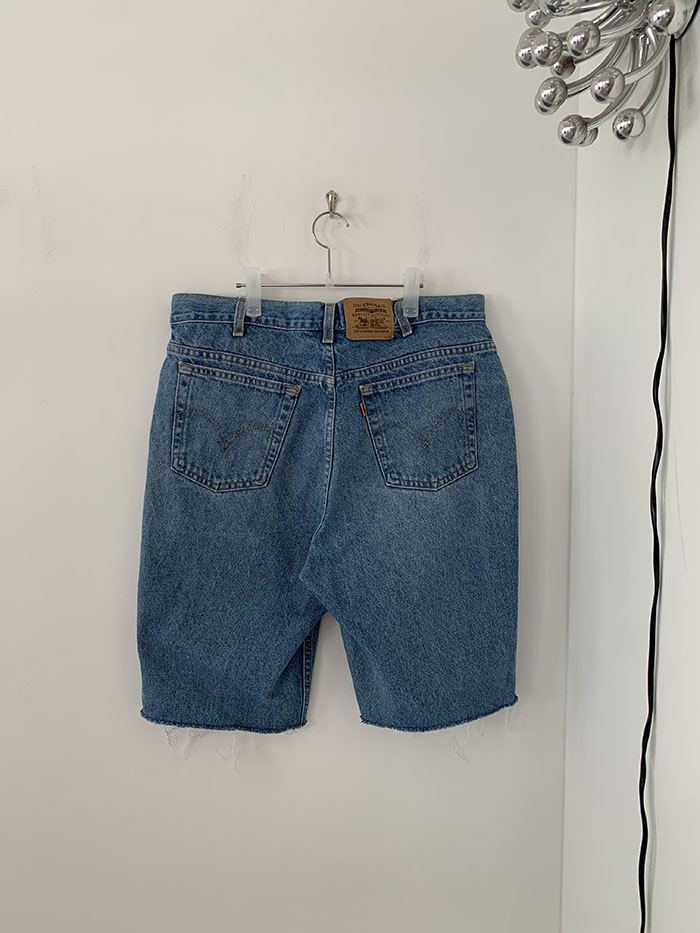 Levi's Short - size 35 (classic straight fit)