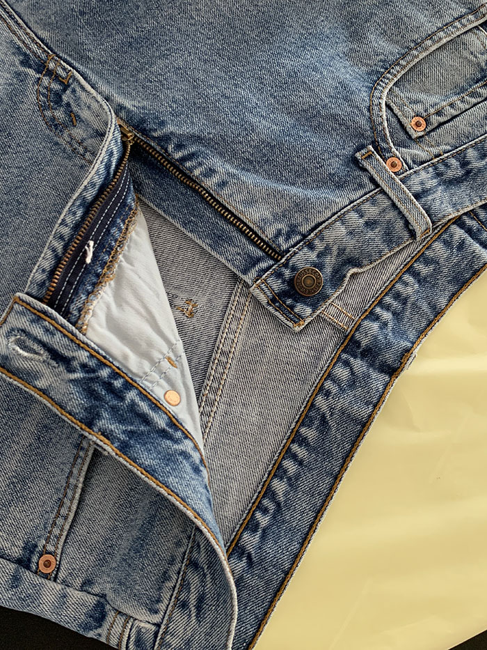 Levi's Short - size 32-33 (classic straight fit)