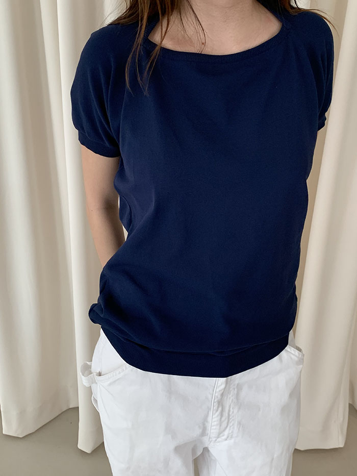 00's "Miu Miu" viscose rayon back button Blouse 복제