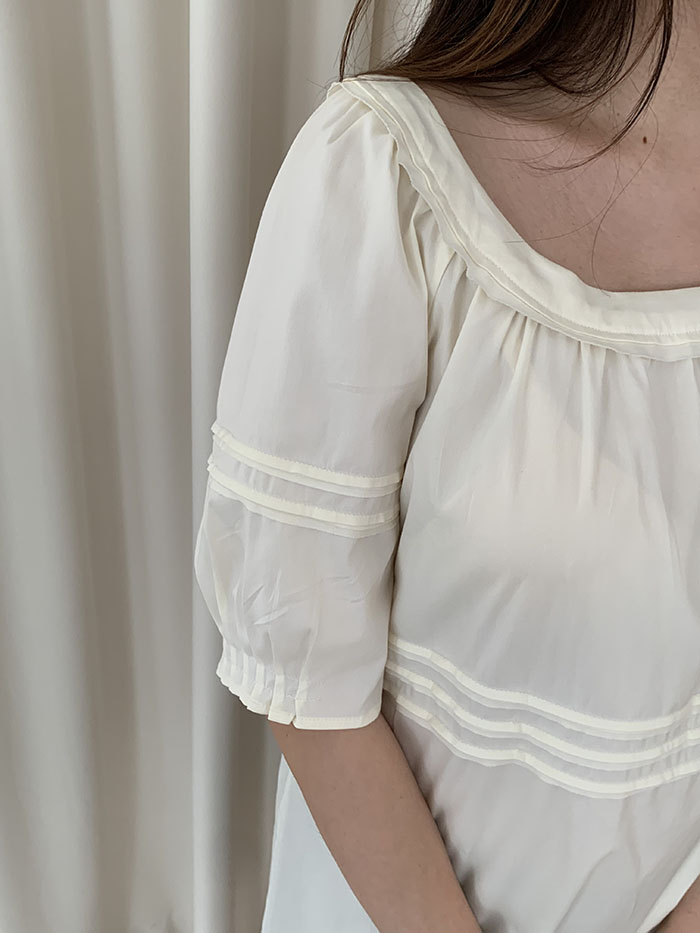 00's "miumiu" viscose rayon back button Blouse 복제