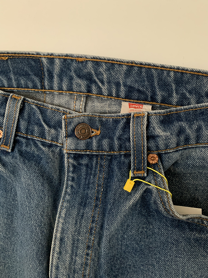 90's Levi's 505 - size 32-33 (classic regular fit)