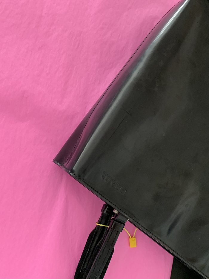 90's - 00's "PRADA" Leather Tote Bag (rare design) 복제