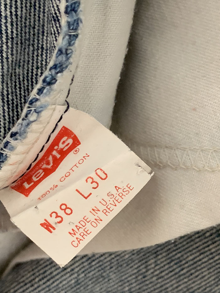 90's Levi's 20505 - size 37 (classic straight fit)